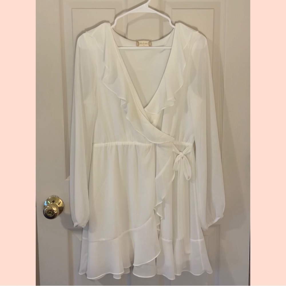 Altar’d State 🤍 white long sleeve mini dress
